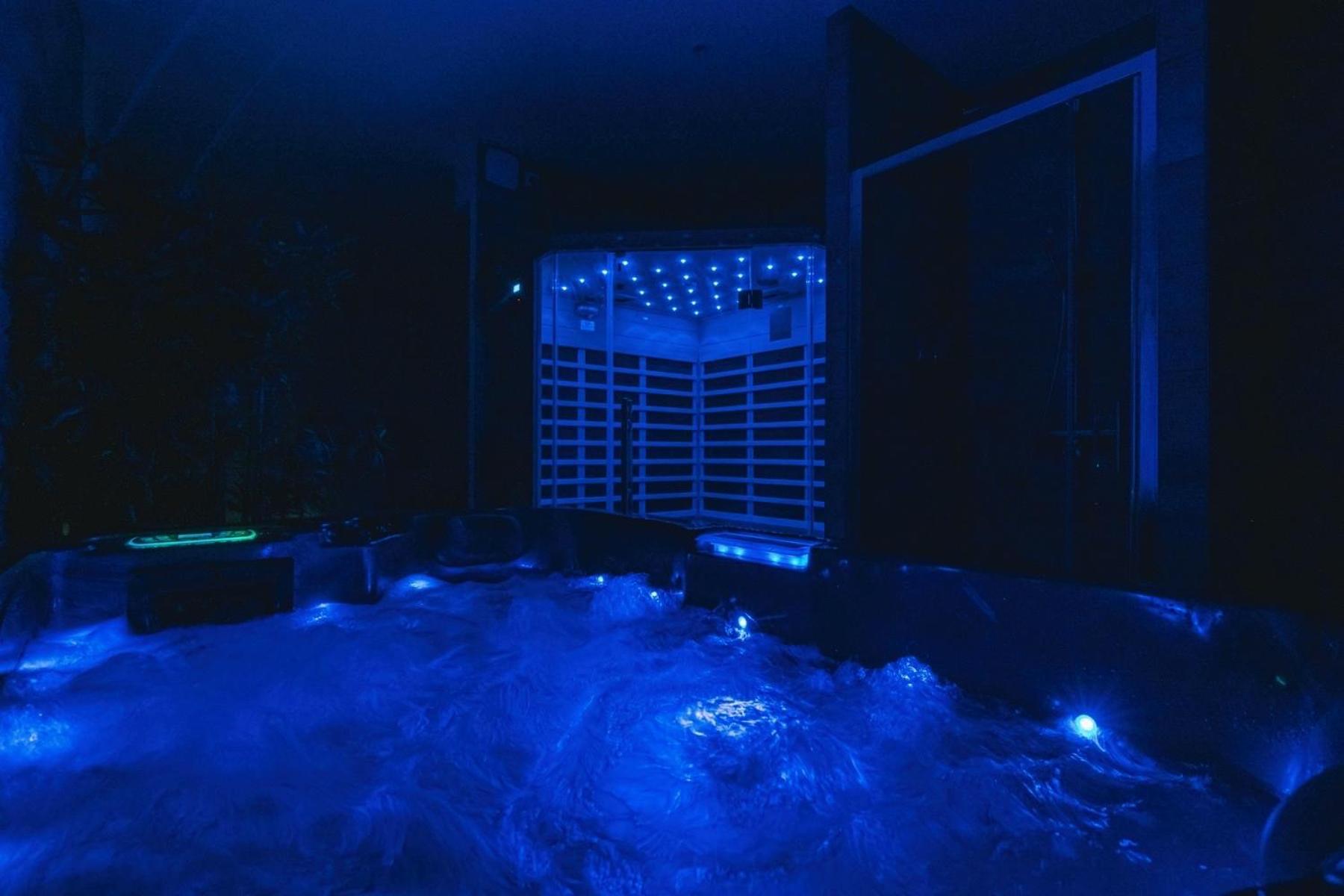 Spa Appartement O Temps Suspendu Reims Centre Sauna Et Jacuzzi Kültér fotó
