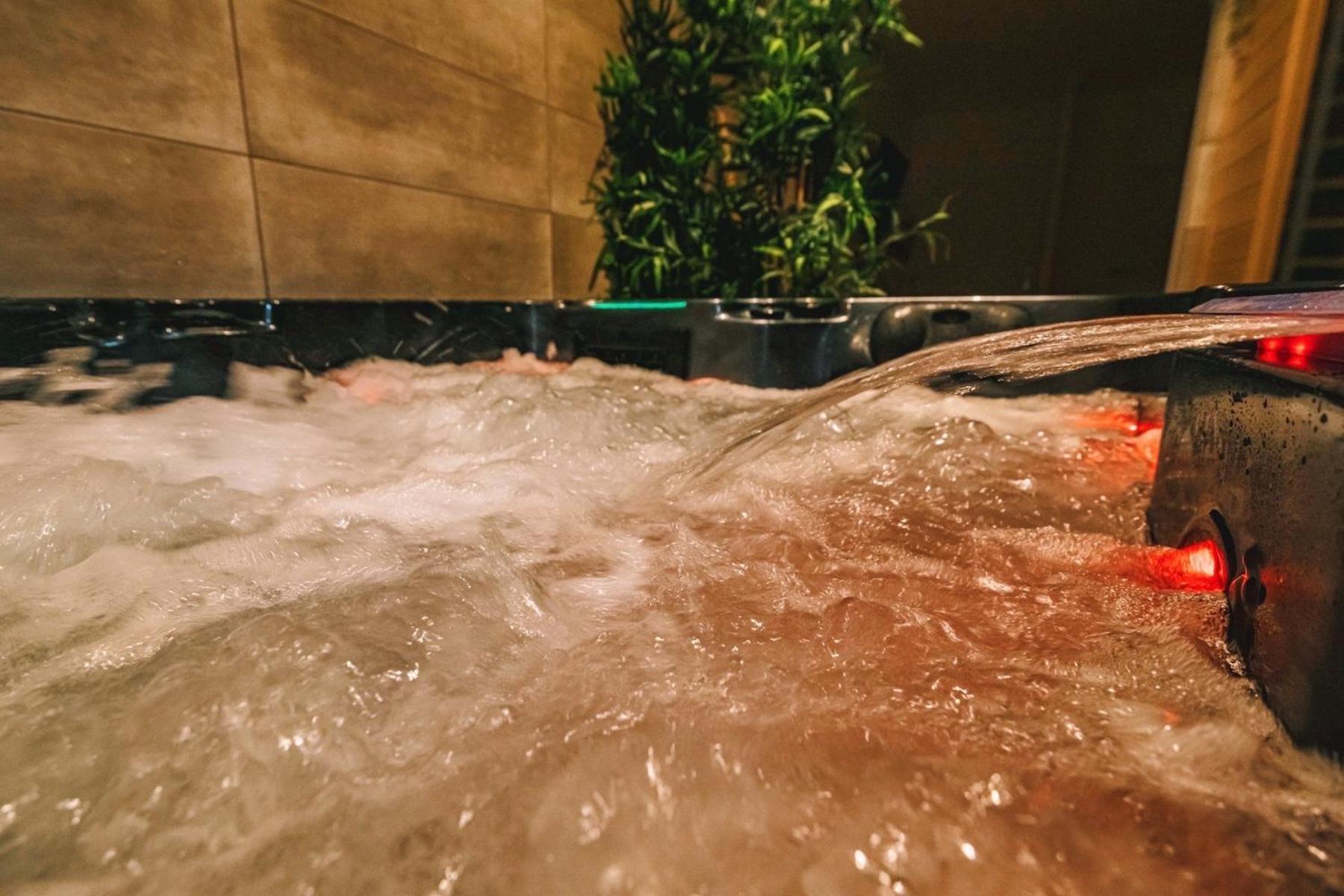 Spa Appartement O Temps Suspendu Reims Centre Sauna Et Jacuzzi Kültér fotó